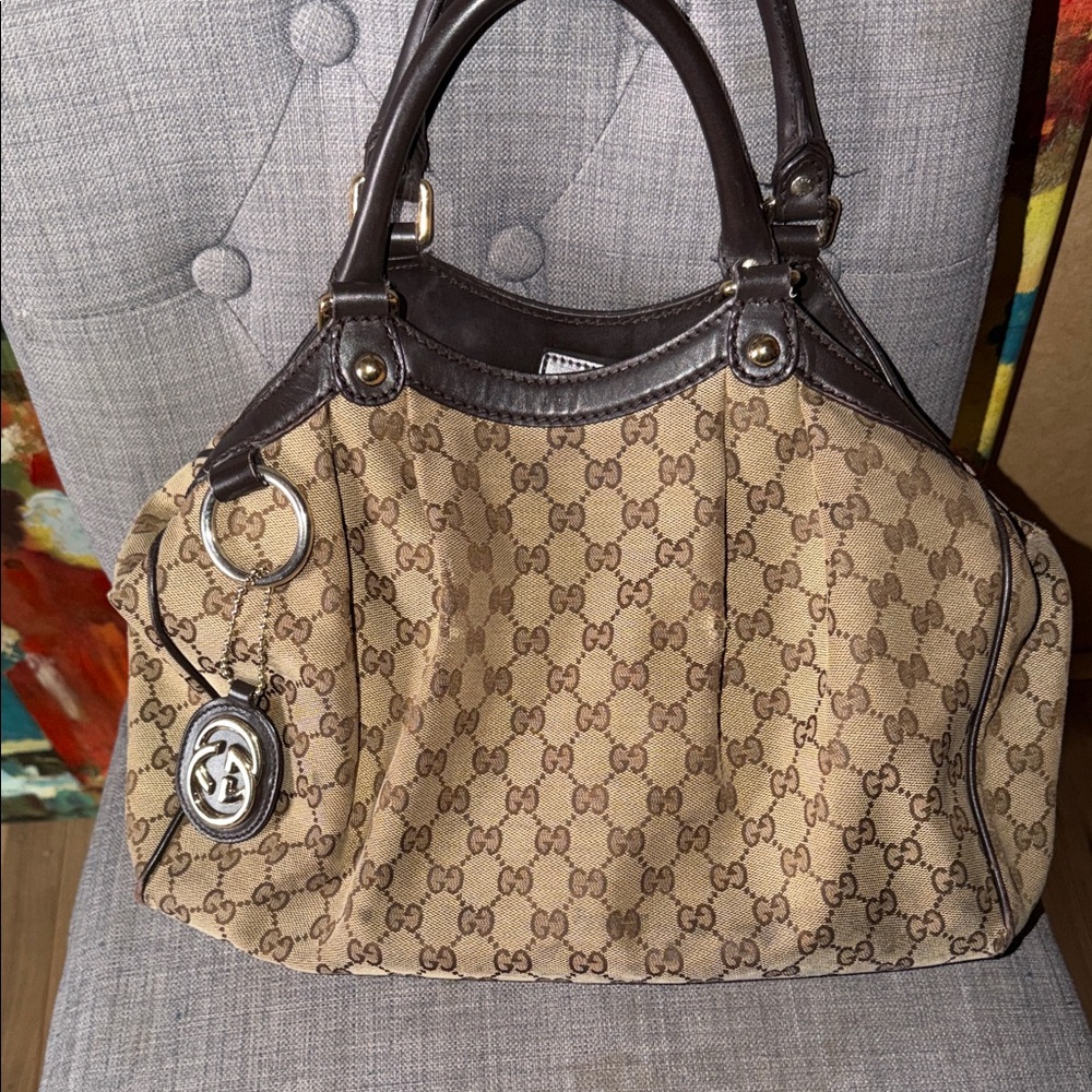Authentic Gucci bag (DAMAGE)